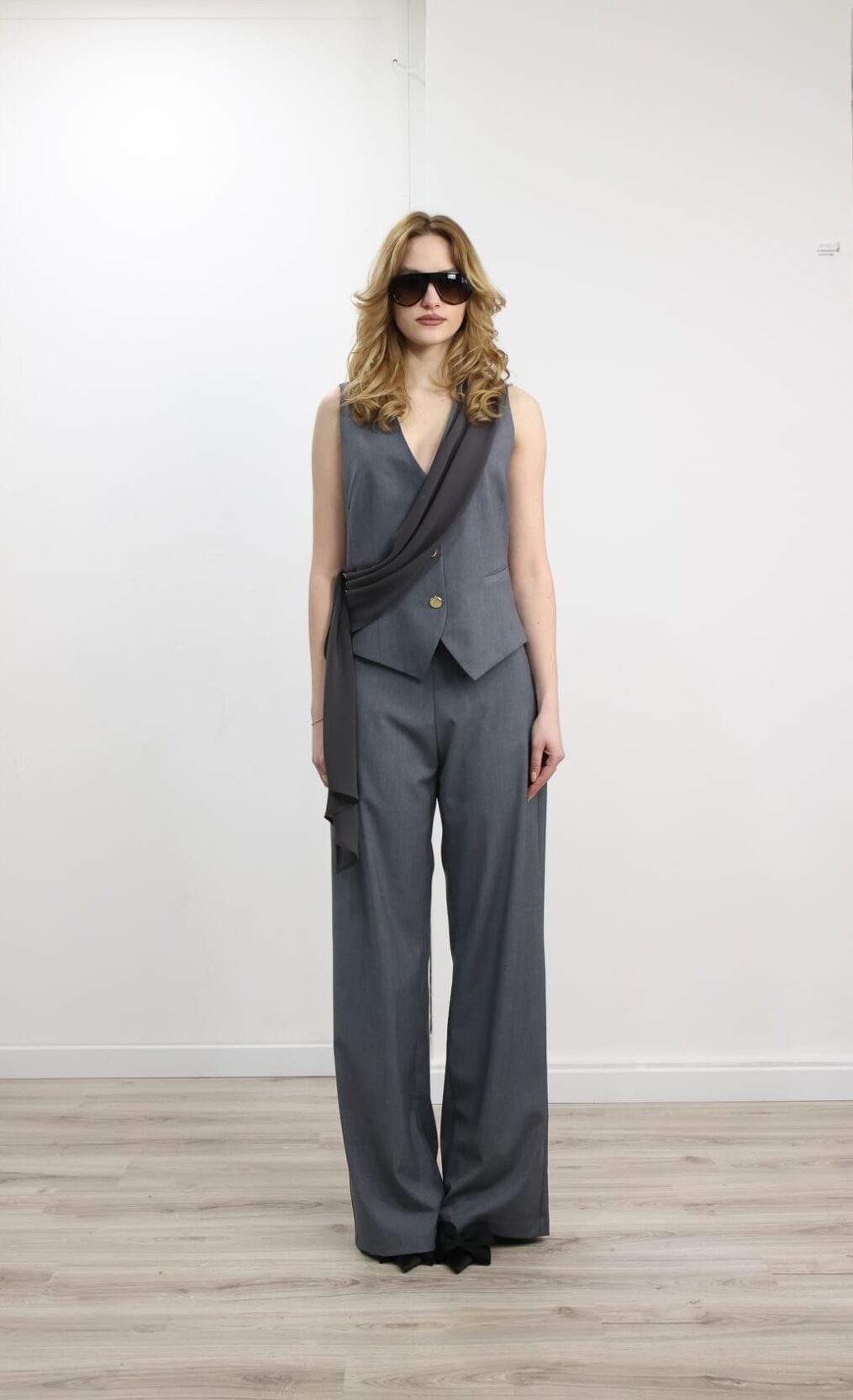 pantalone grigio