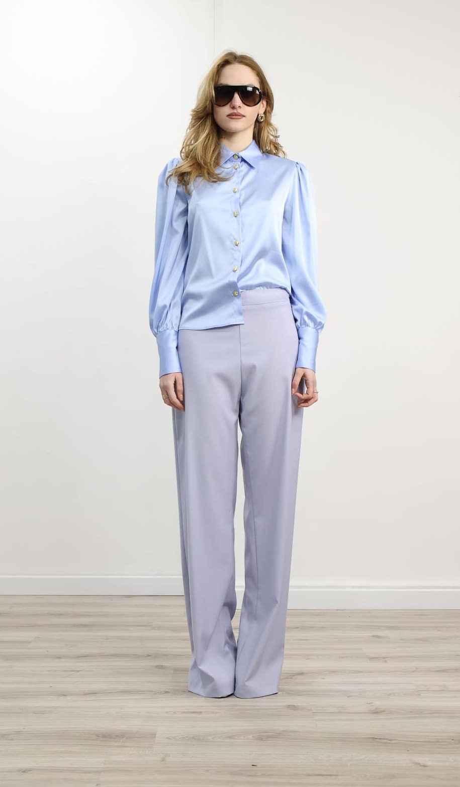 camicia a sbuffo celeste